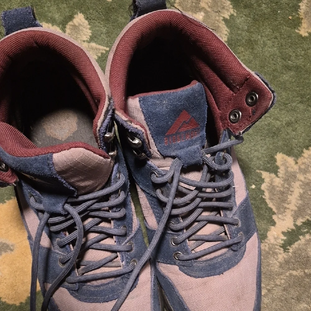High-Top Outdoor Boots in Navy and Dusty Rose